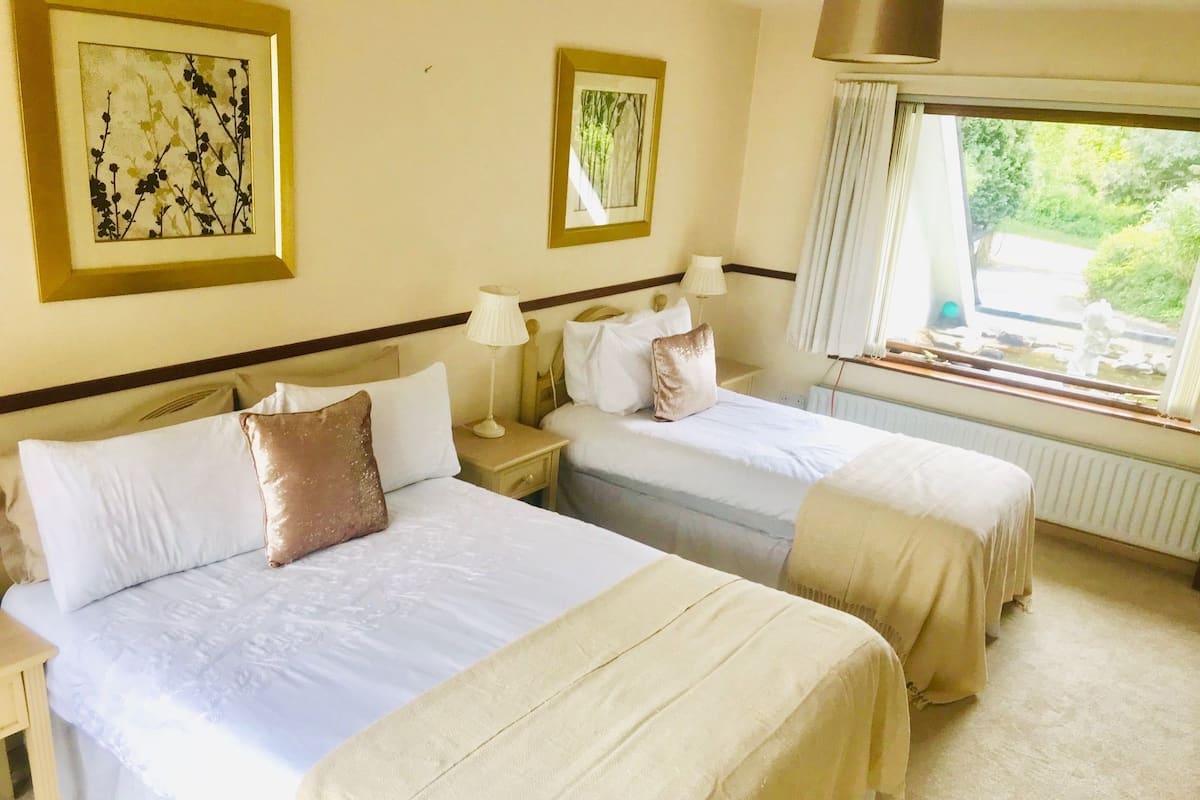 Family House, 5 Bedrooms (Rosie’s House)
