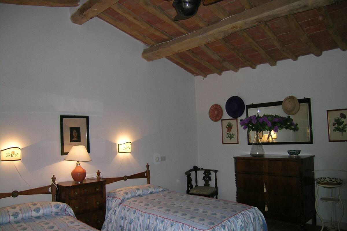 Departamento, 3 habitaciones, vista a la colina | 1 habitación y ropa de cama de alta calidad