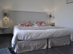 Superior-Doppelzimmer, mit Bad (Vue sur le Ventoux)
