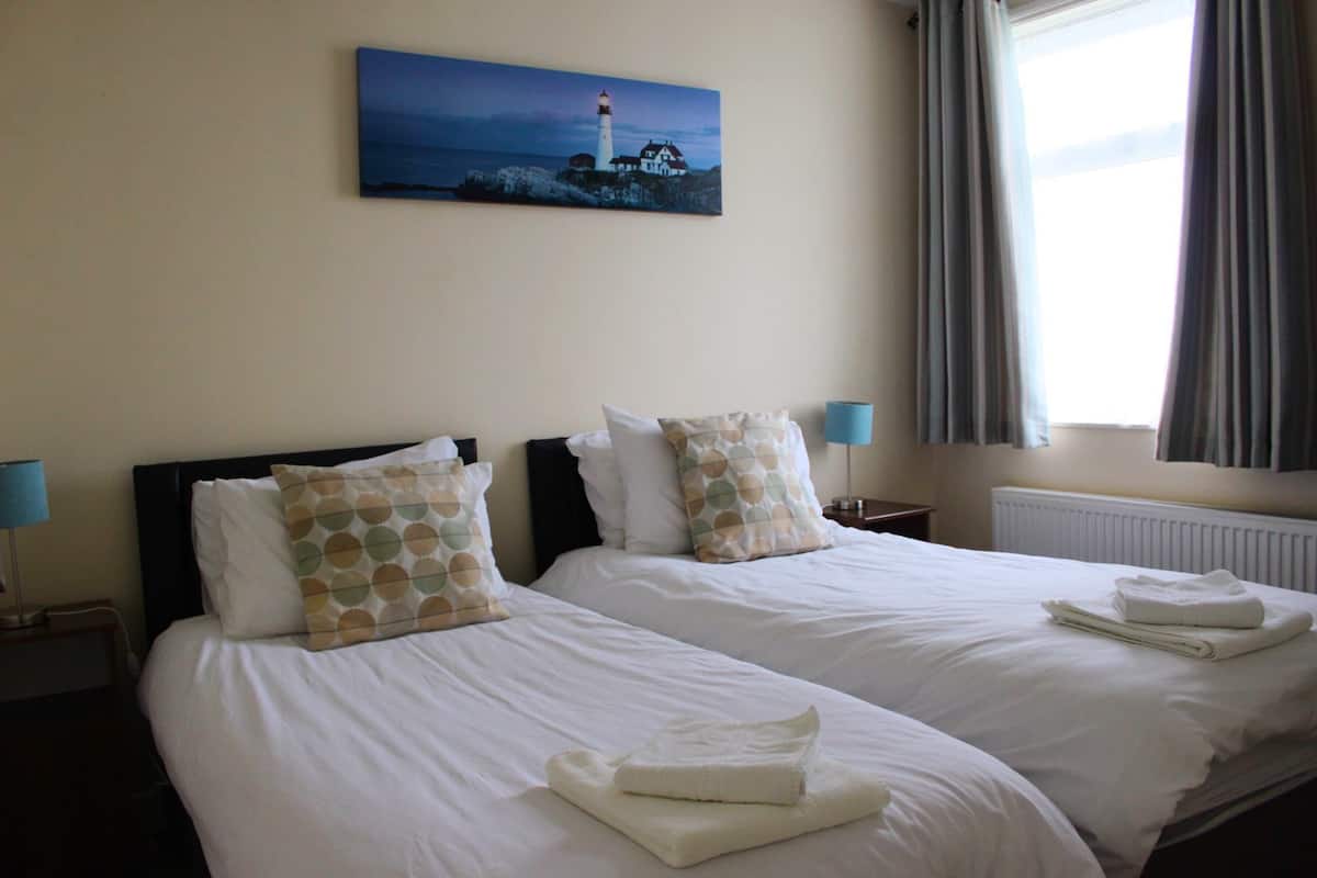 Appartement, 2 slaapkamers, uitzicht op zee (Stunning Apartment) | Luxe beddengoed, individueel gedecoreerd, individueel gemeubileerd