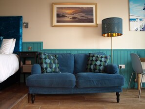 Luxury Studio, 1 King Bed, Sea View (Blue) | Premium bedding, individually decorated, individually furnished - Seaside holiday Apartments (Rush)