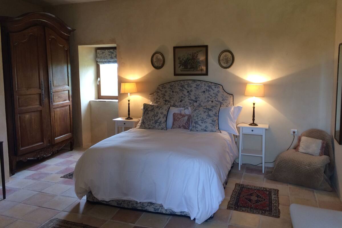 Suite, 1 Queen Bed with Sofa bed, Connecting Rooms, Garden View