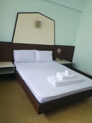 Standard Double Room with Air Condition | Wi-Fi ฟรี