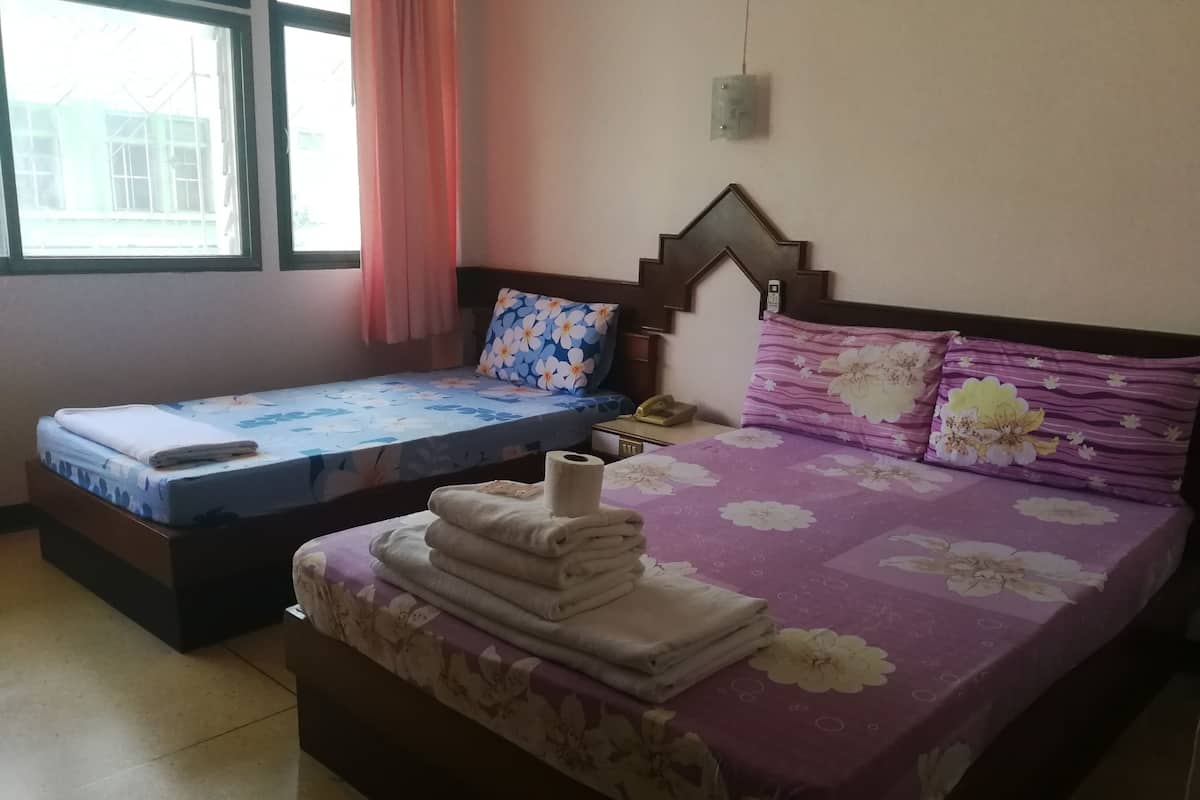 Standard Triple Room with Air Condition | Wifi gratis