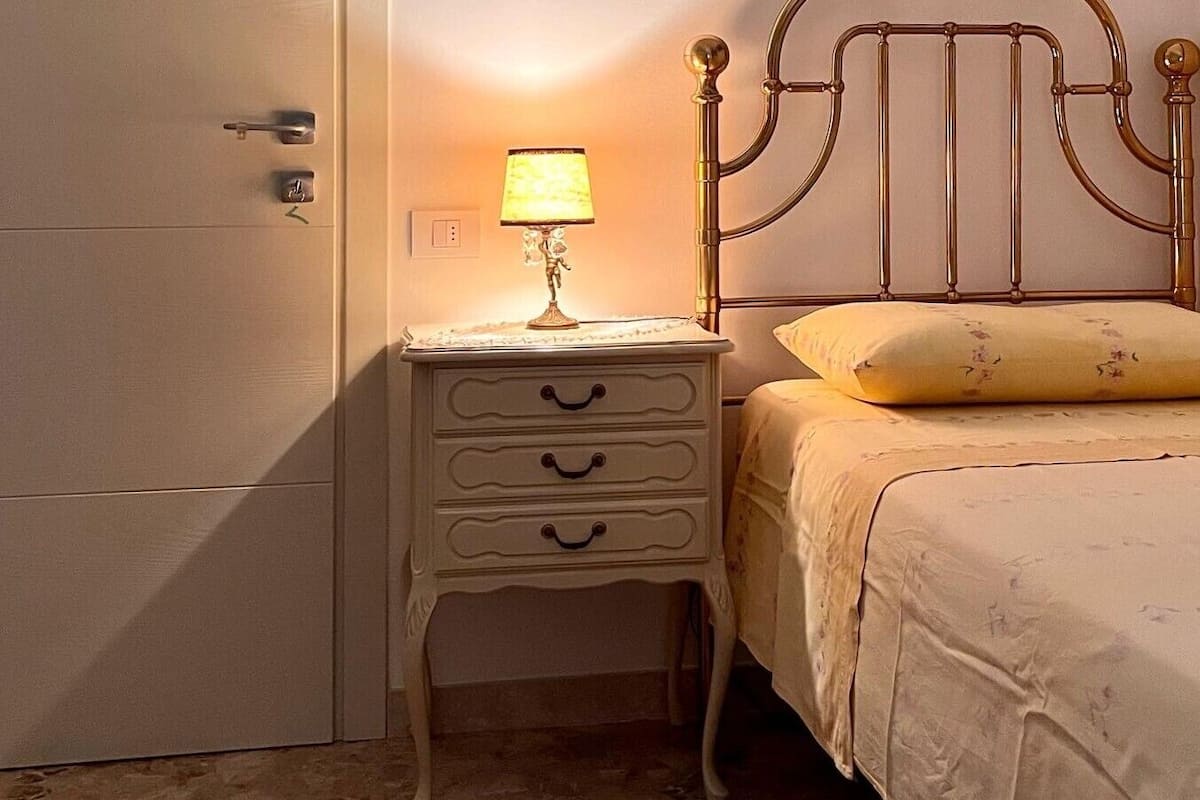 Egyptian cotton sheets, premium bedding, memory-foam beds
