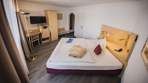 Habitación individual estándar | Ropa de cama hipoalergénica, minibar, escritorio