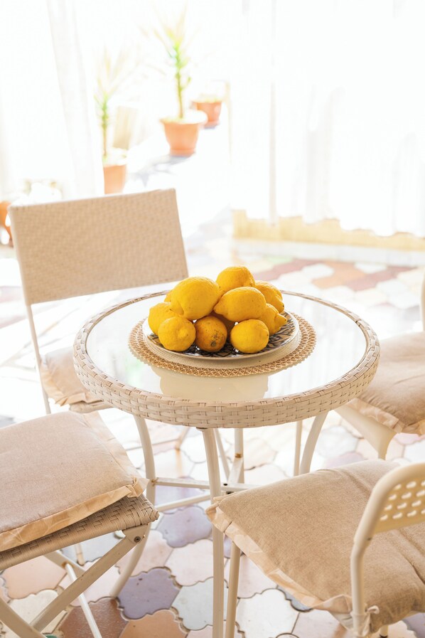 Quarto quádruplo luxo, terraço | Terraço/pátio