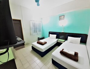 Basic Twin Room | Free WiFi - Singapore Hotel (Hat Yai)