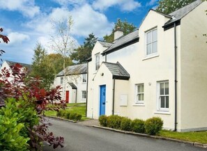 Vista frontal de la propiedad