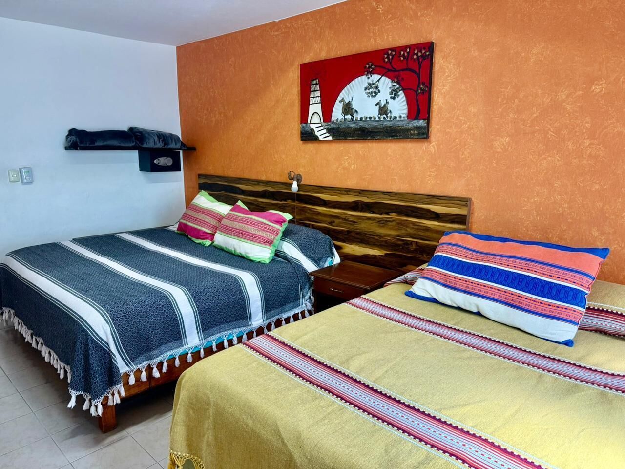 خزنة داخل الغرفة ومكتب وواي فاي مجانًا وملاءات أسرّة