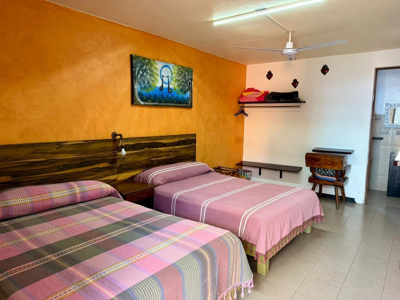 خزنة داخل الغرفة ومكتب وواي فاي مجانًا وملاءات أسرّة