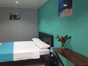 客房 | 1 多间卧室、高档床上用品、笔记本电脑工作区、免费 WiFi