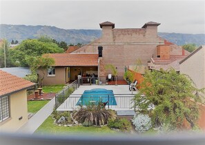 Outdoor pool, pool loungers - Hosteria el Puente (Merlo)