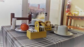 Café da manhã continental grátis