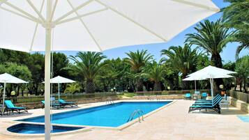 Sæsonbestemt udendørs pool