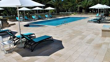 Sæsonbestemt udendørs pool