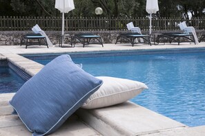 Piscina externa sazonal