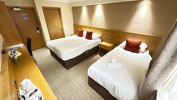 Phòng Suite Tiêu chuẩn, có phòng tắm riêng | 1 phòng ngủ, bàn, truy cập Internet không dây miễn phí, bộ trải giường