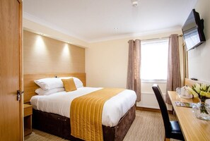 1 bedroom, desk, free WiFi, bed sheets