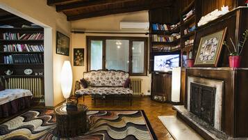 Vila Comfort, pemandangan danau | Area keluarga | TV layar datar dan perapian