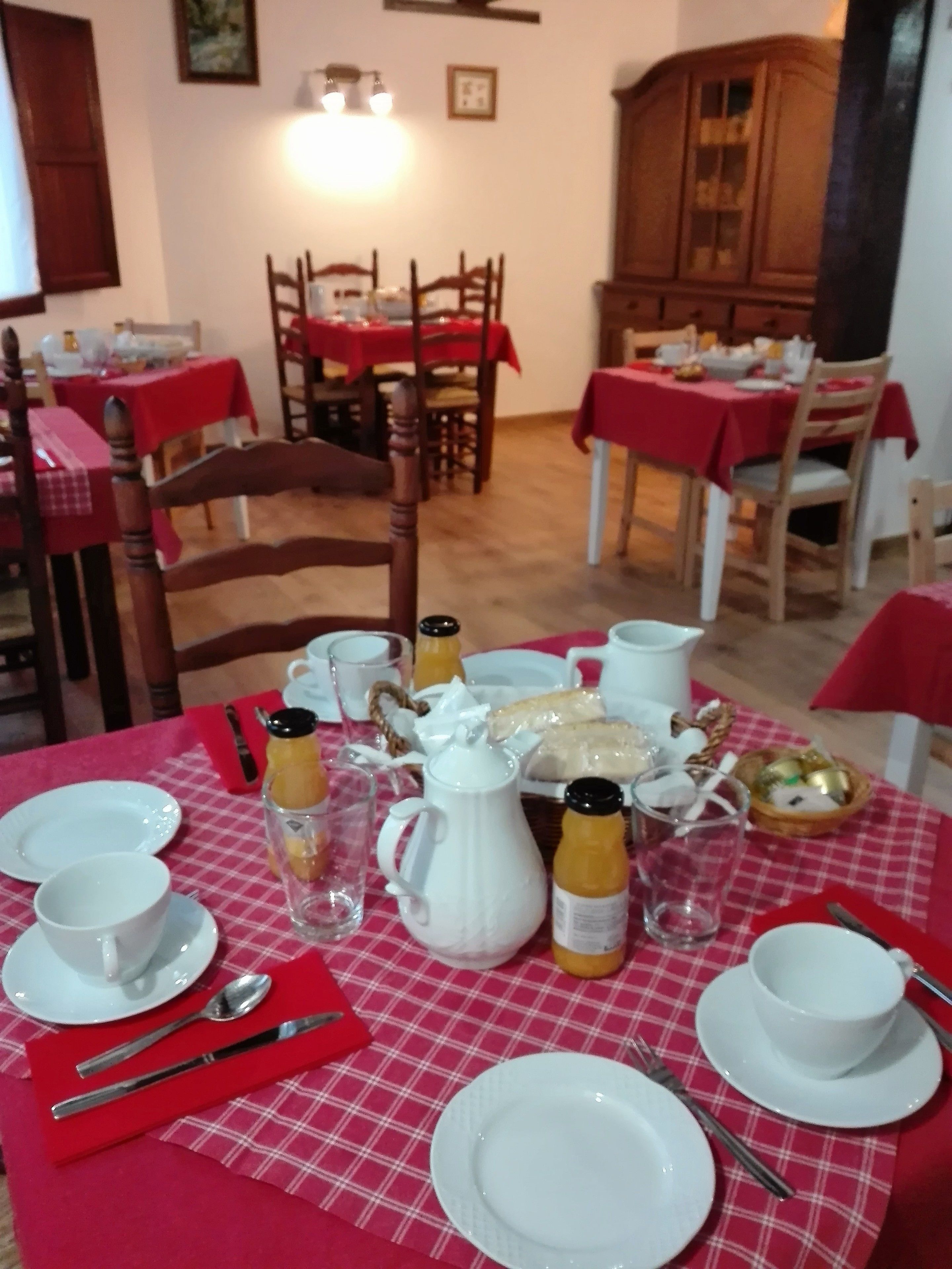 Free local cuisine breakfast 