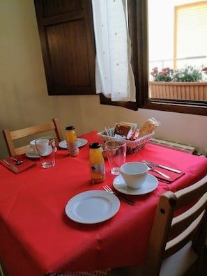 Coffee service - Pasaje San Jorge (Comillas)