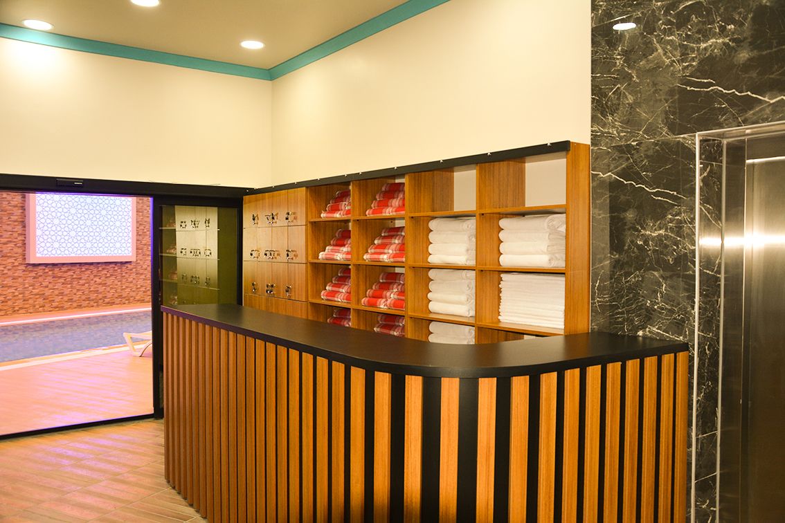 sauna, steam room, turkish bath/hammam, 2 treatment rooms