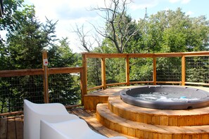 Luxury Cottage, Multiple Beds, Hot Tub, River View | Outdoor spa tub - Watermark Waterfront Cottages (Leeds and the Thousand Islands)