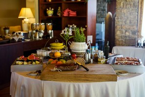 Colazione a buffet inclusa, servita tutte le mattine