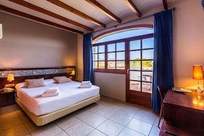 Premium bedding, in-room safe, individually decorated, desk