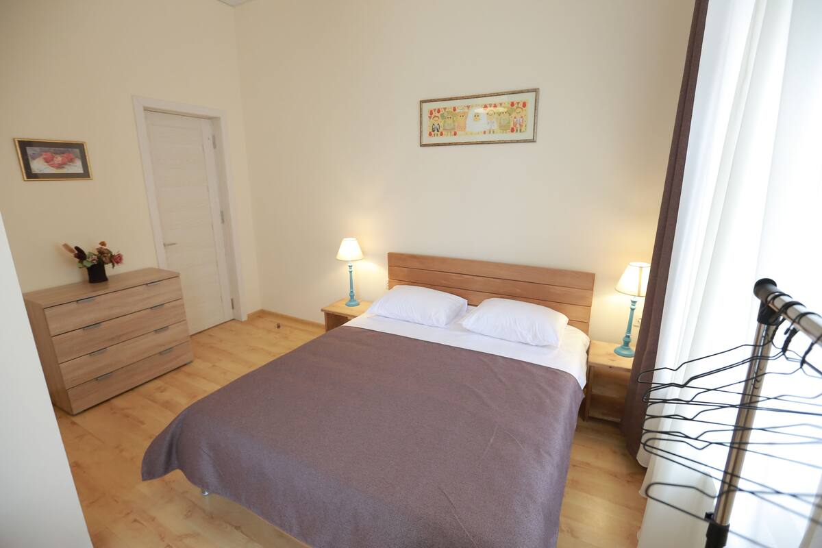 Premium bedding, iron/ironing board, rollaway beds, free WiFi