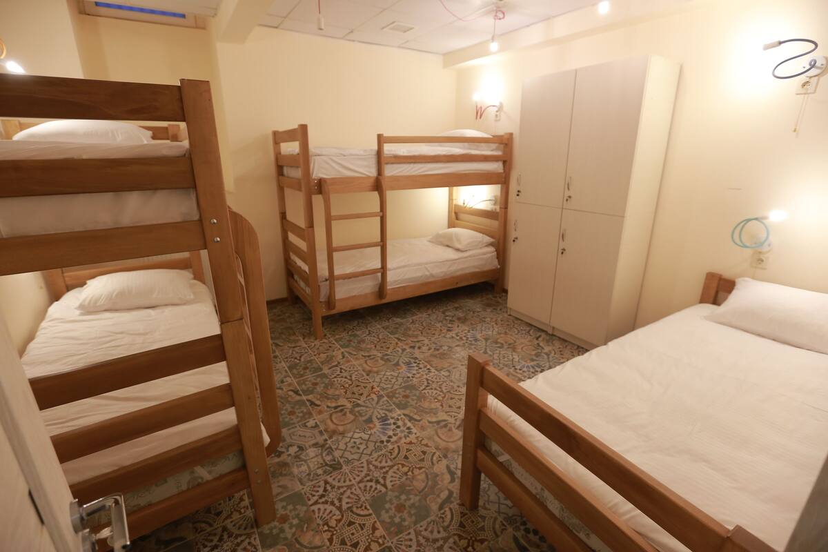 Premium bedding, iron/ironing board, rollaway beds, free WiFi