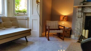 Apartment, Ground Floor (Bed of Roses 1) | Living area | Smart TV, Netflix