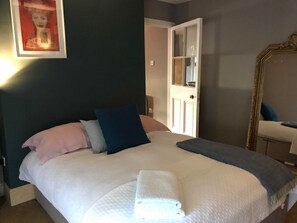 Apartemen (Bed of Roses 2) | 1 kamar tidur, seprai premium, dan didekorasi berbeda-beda