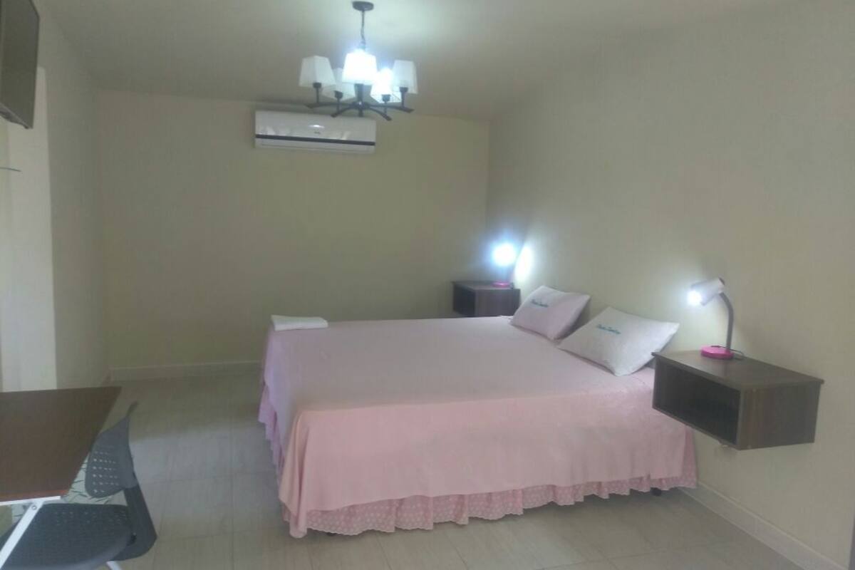 Bungalow, 1 King Bed, Patio
