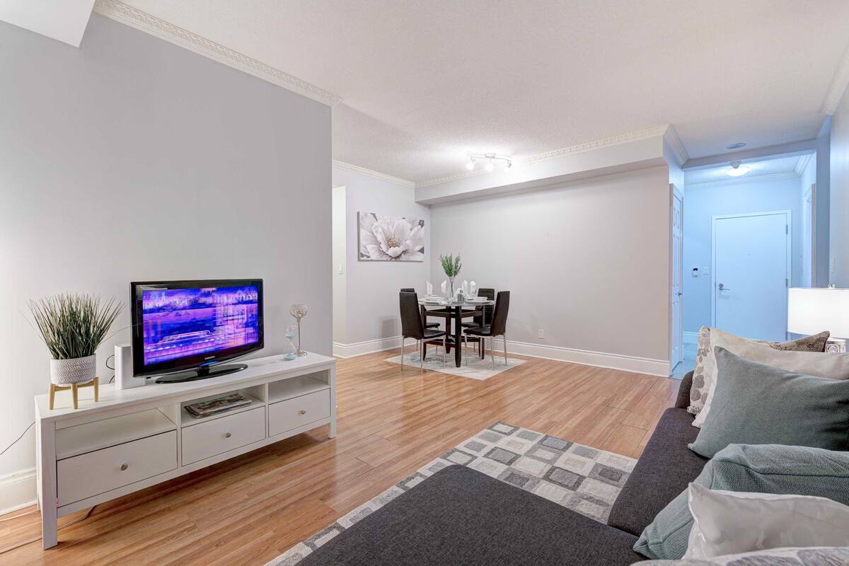 Suite, 2 Bedrooms | Living area | Flat-screen TV, Netflix