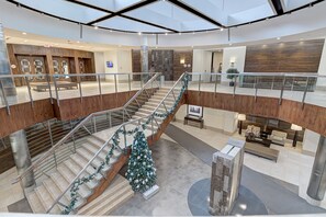 Lobby - Pelicanstay at Square One Mall (Mississauga)