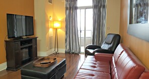 Living room - Pelicanstay at Square One Mall (Mississauga)