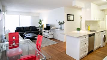 Suite, 2 Bedrooms | Living area | Flat-screen TV, Netflix