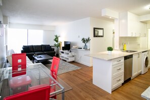 Suite, 2 Bedrooms | Living area | Flat-screen TV, Netflix - Pelicanstay in Burnaby (Burnaby)