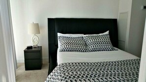 Suite, 2 Bedrooms | 2 bedrooms, individually furnished, desk, iron/ironing board - Pelicanstay at Rogers Centre (Toronto)