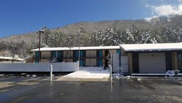 Enceinte de lâhĂ©bergement