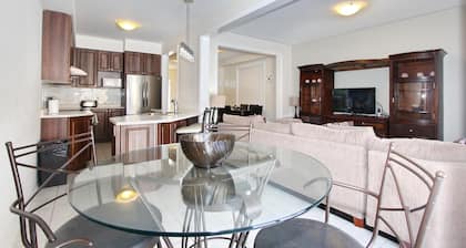 Executive Suite at Brampton House