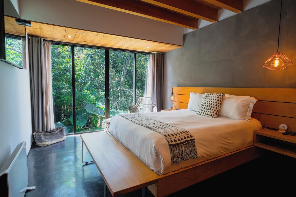 Classic Room, 1 Queen Bed (OME, YEYI, CHICOME, CHICUEYI) | 4 bedrooms, premium bedding, down comforters, pillowtop beds