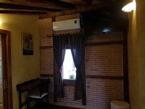 Habitación doble, balcón | Servicio de la habitación