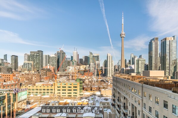 Deluxe Apartment | View from room - Beautiful Condos In the Heart of Downtown (Toronto)