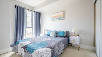 Deluxe Apartment | Individually decorated, individually furnished, desk, laptop workspace