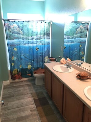 Sèche-cheveux, serviettes fournies