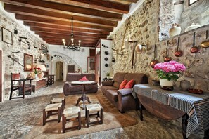 Una televisión de pantalla plana