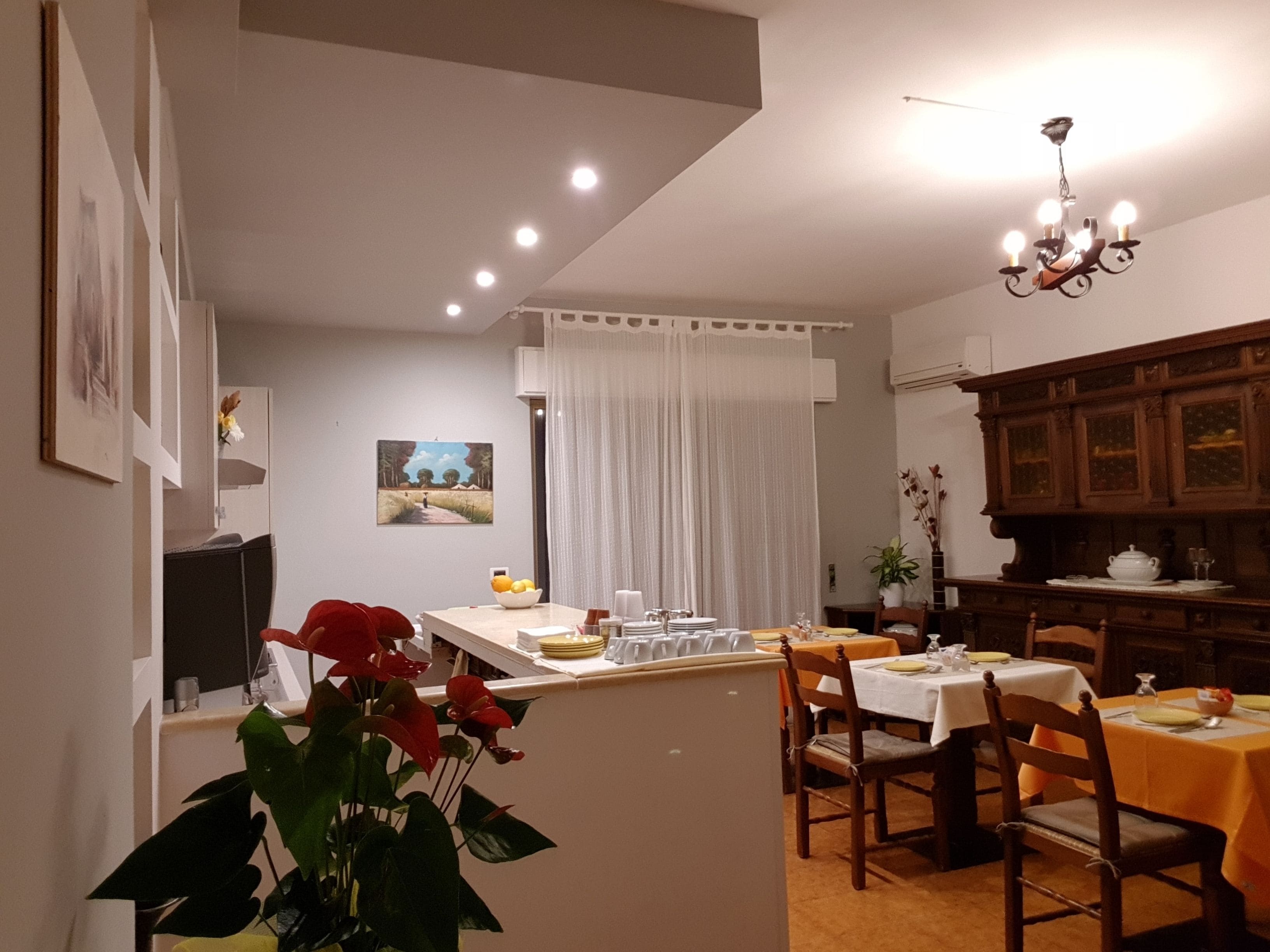 Tägliches inbegriffenes großes Frühstück